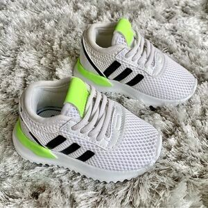 adidas originals u path toddler sneakers Size 4